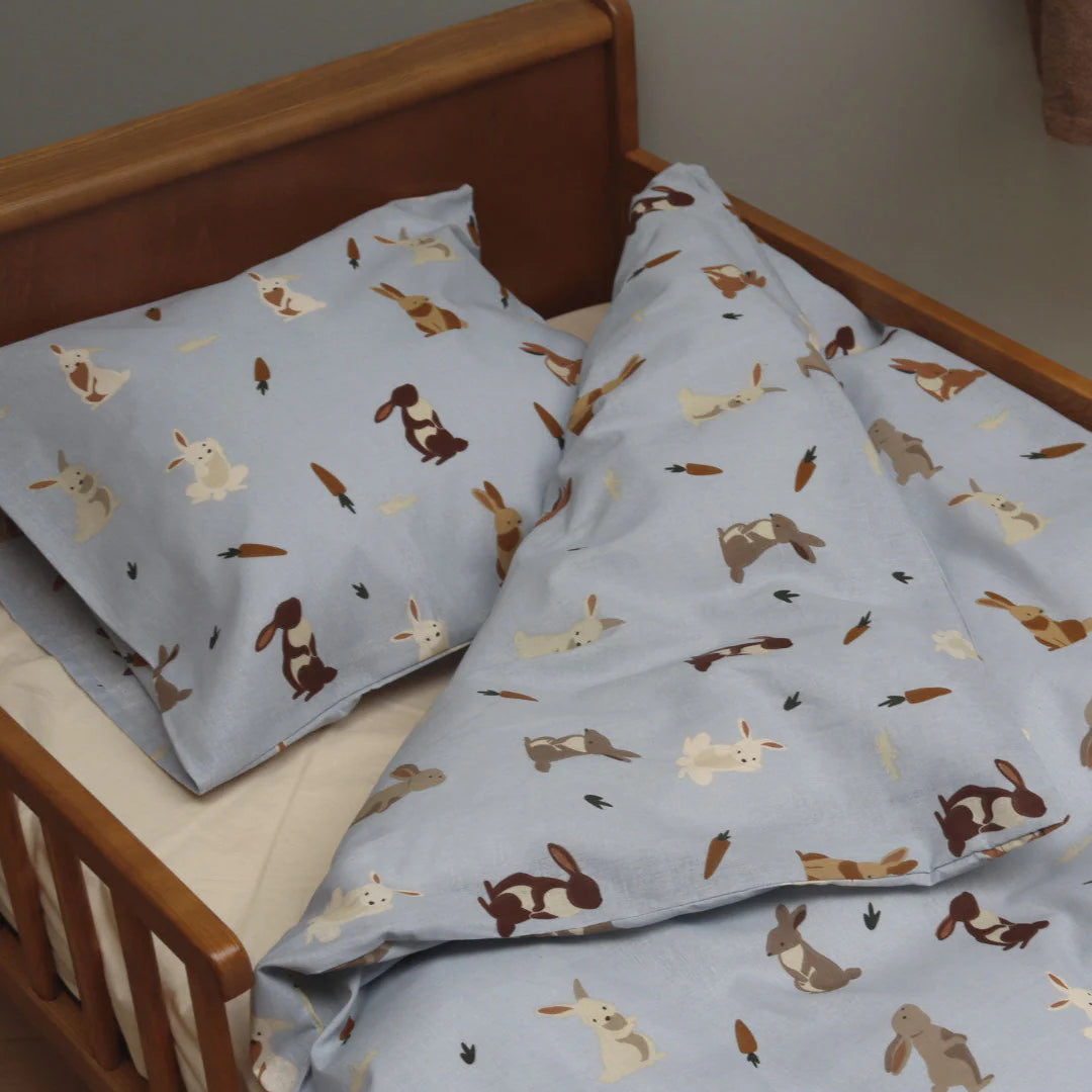 By mats Juniorsengetøj - Dancing Rabbits