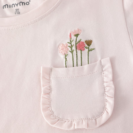 Minymo T-shirt m broderede blomster på lomme