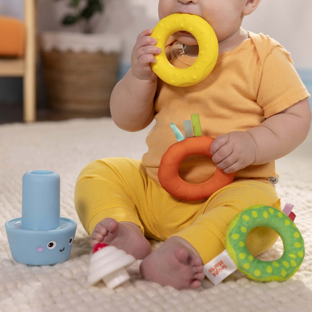 Bright Starts Cupcake Tower™ Stacking Legetøj With Bidering