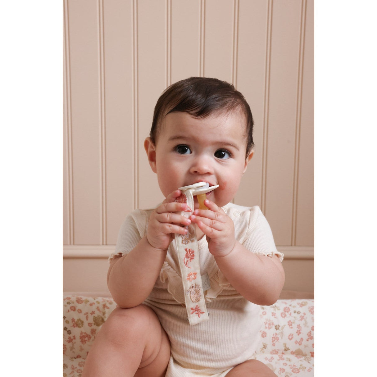 Cam Cam Copenhagen Augusta Embroidered Sut Holder