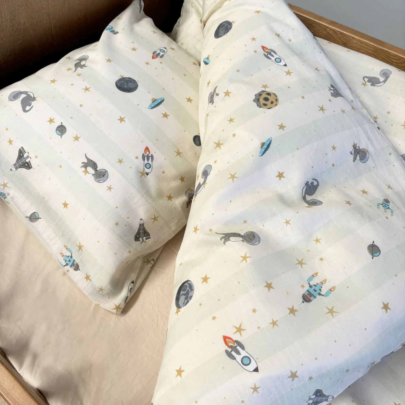 By mats Babysengetøj - Space Dino