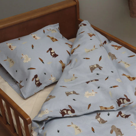 By mats Juniorsengetøj - Dancing Rabbits