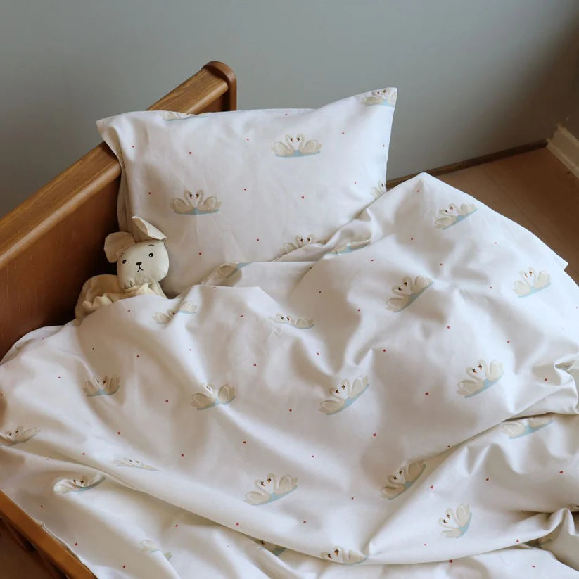 By Mats Juniorsengetøj - Swan Love